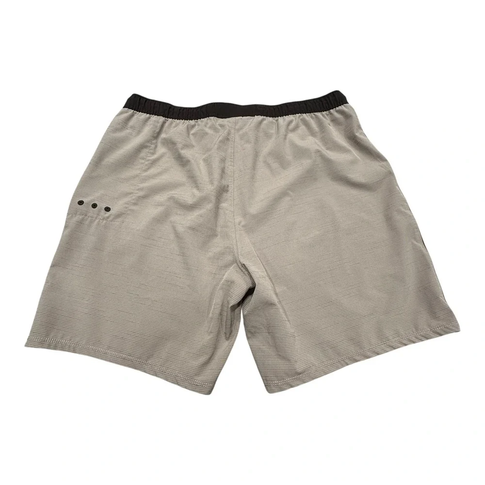 Vuori Kore Shorts Mens Size XL Stretch Drawstring Performance Lined v390 - Picture 11 of 13